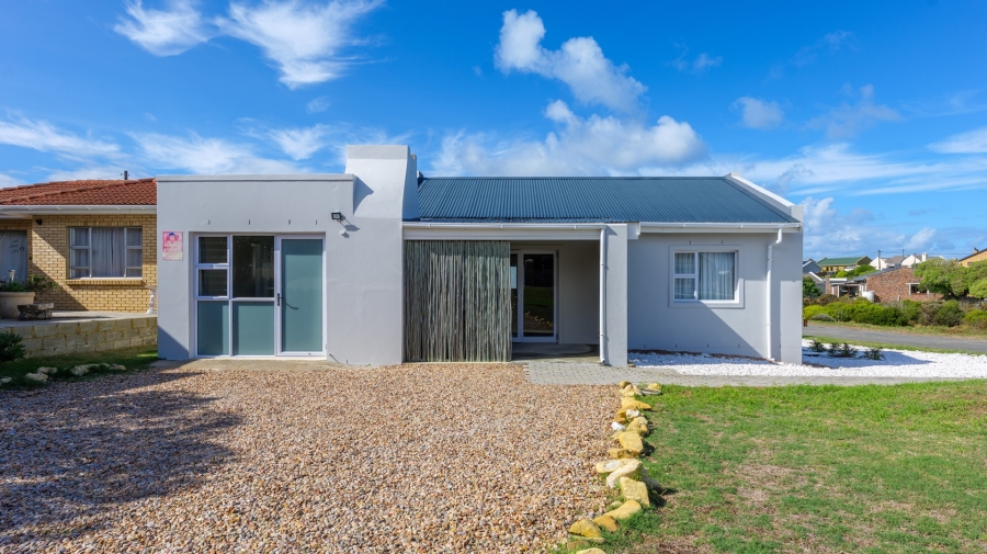 3 Bedroom Property for Sale in Struisbaai Western Cape